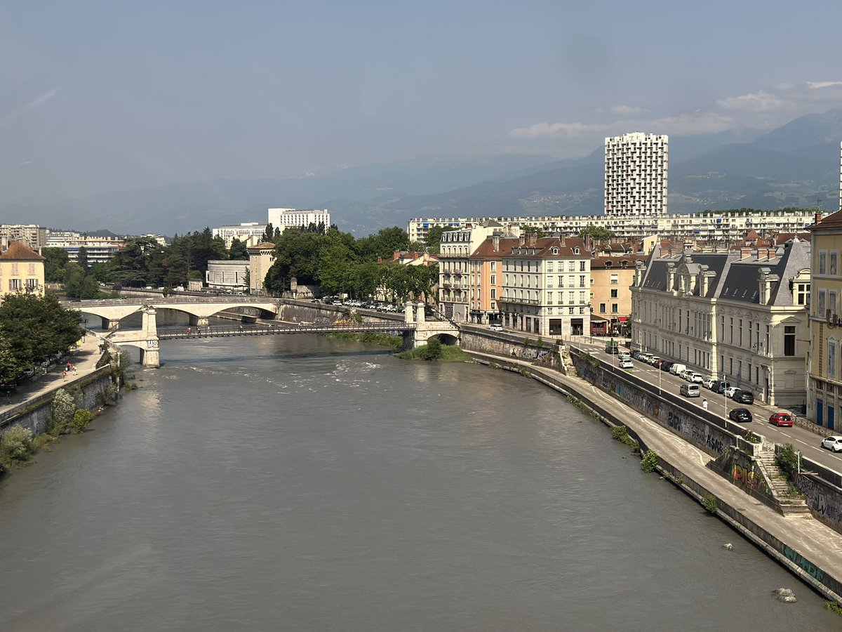 riverolavic's tweet photo. Estamos preparando un reportaje en profundidad desde Grenoble, vacaciones de esquí, ciclismo y senderismo. @nevasport @TeleBastille @Prefet38 @CDIsere https://t.co/HchPfAZBYa