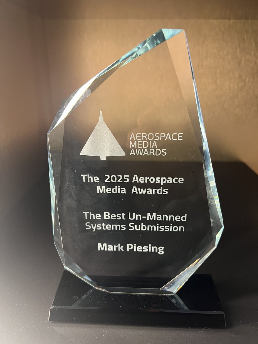 MarkPiesing's tweet image. I was gobsmacked to win an award at the Aerospace Media Awards in Paris last night for my article for @airandspace Quarterly on the Secret History of Drones.
Thanks to the editors and curators who made it possible!
#PAS2025 #ParisAirShow2025