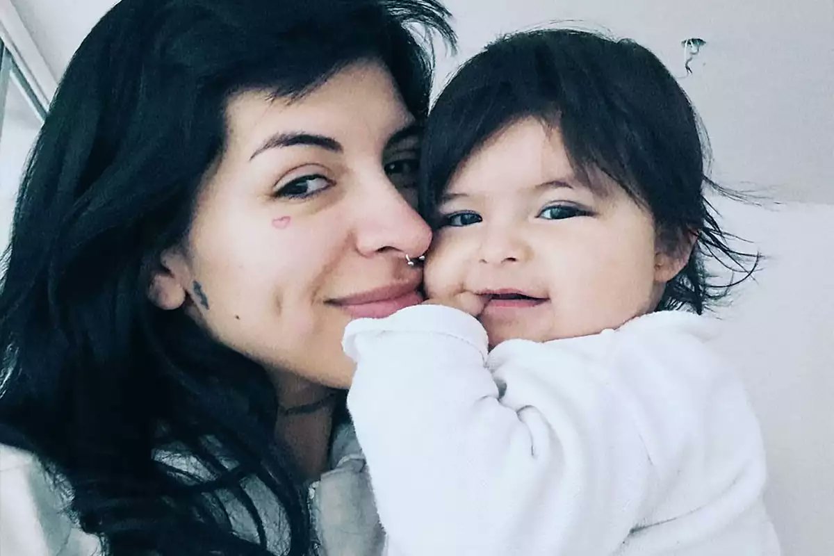 😳Como una indirecta a Christian Nodal Cazzu le manda contundente mensaje por el Día del Padre 2025, la artista argentina compartió una reflexión en sus redes sociales que fue interpretada por muchos como una indirecta hacia su ex pareja, el cantante mexicano😳