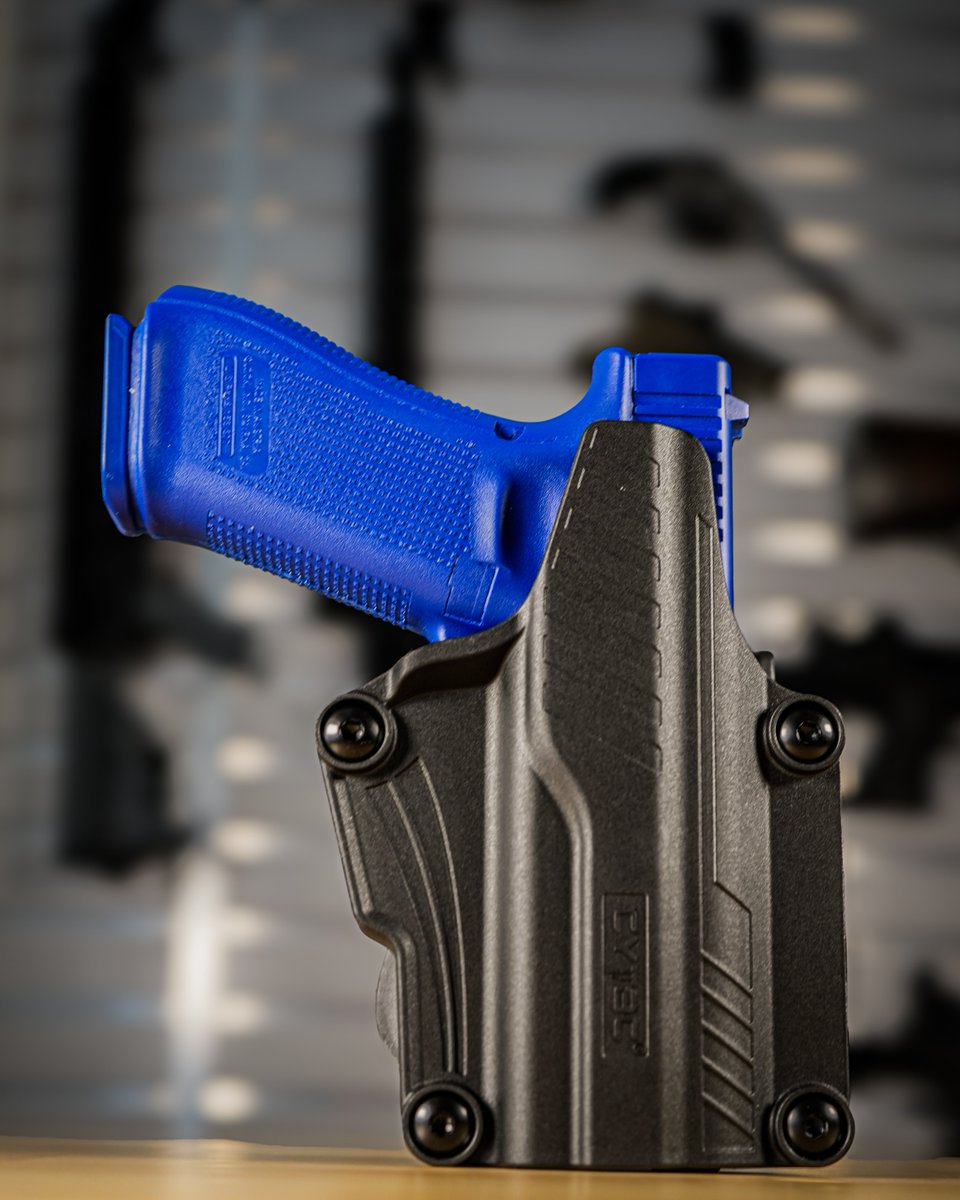 AmmunitionDepot's tweet image. What’s your go-to dryfire setup? We love using a blue gun to dial in grip and presentation, and tools like the Mantis system to sharpen trigger control, accuracy, and speed.
#DryFirePractice #BlueGunTraining #MantisX #TriggerDiscipline #ShootingDrills #FirearmsTraining…