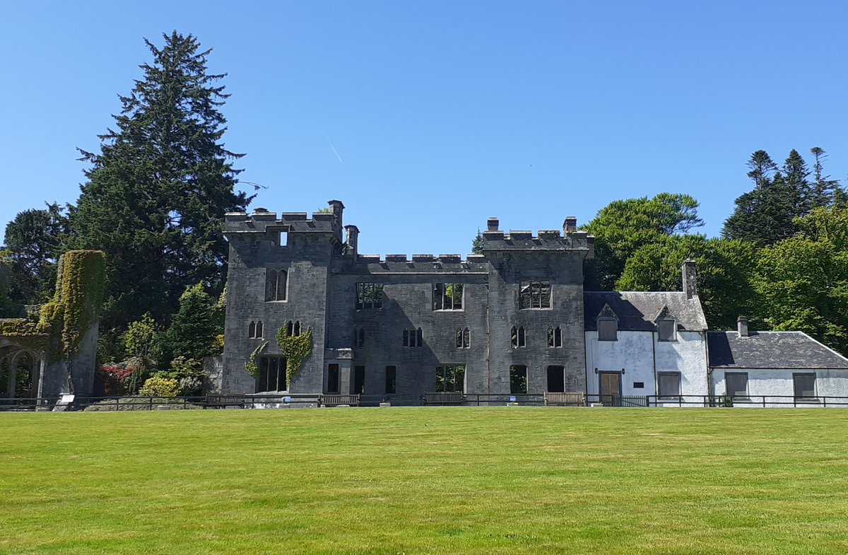 LorneOban's tweet photo. The remainder of the Clan Donald estate in Skye being sold as a whole or in seven lots. Interesting opportunities? #CommunityLandOwnership #CommunityWealthBuilding #CommunityEmpowerment
https://t.co/lWY8iAtFq0 https://t.co/ROW40dbD57