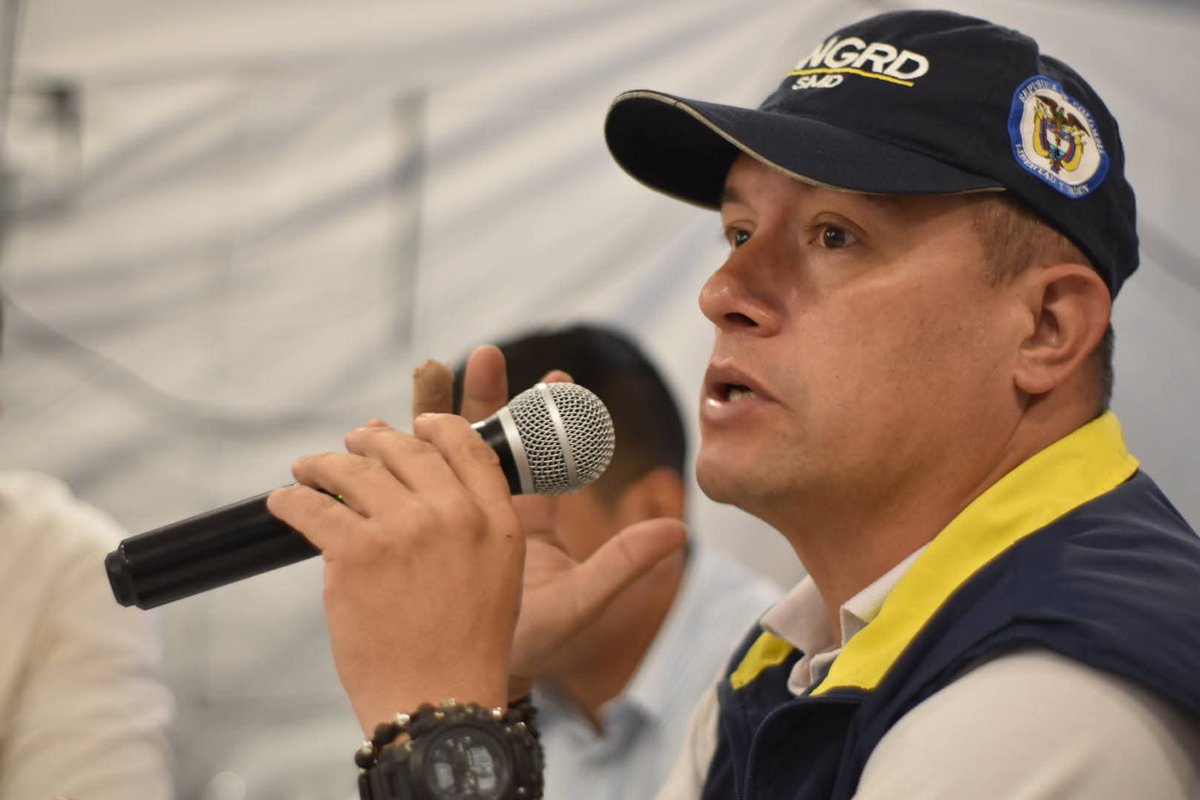 #PMU Día 9 | Desde la UAEGRD y con apoyo de los cuerpos operativos de #Cundinamarca continuamos 👷‍♂️ en Nuevo Horizonte #Paratebueno y en Santa Teresa #Medina con los trabajos de adecuación de los alojamientos temporales, para la atención a las familias damnificadas por el sismo.👨‍👨‍👦‍👦