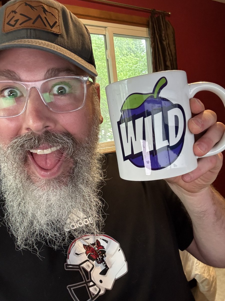 kyle_durant's tweet photo. Best Father’s Day ever! This gift is plum wild! @ryanhallyall https://t.co/Jm34w2VJ6C