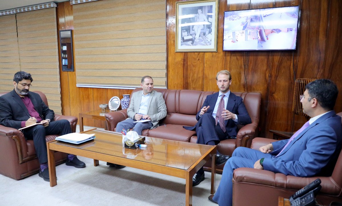 PIDE x Australia 🇵🇰🇦🇺 
Budget Conversations &amp; Future Pathways 

Mr. Charlie Lyons Jones, Second Secretary at the Australian High Commission, visited PIDE for a thought-provoking exchange with Vice Chancellor Dr. Nadeem Javaid and his team. 

The discussion centered on Pakistan’s