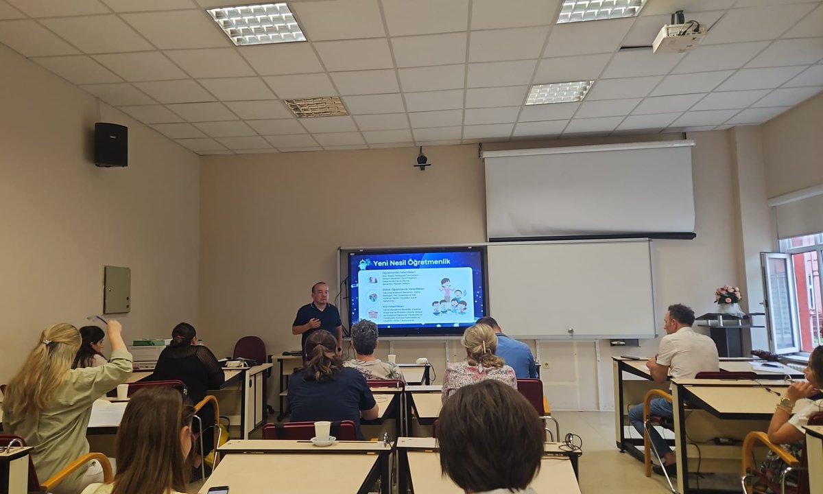 Trabzon MEM BT İl Koordinatörlüğü olarak Dijital Beceri Eğitimleri kapsamında öğretmenlere yönelik düzenlediğimiz 16-18 Haziran 2025 Eğitimde Yapay Zeka Kursuna farklı ilçelerden gelen 20 öğretmenimizin katılımıyla başladık... 
<a href="/yedamlaci/">Yunus Emre DAMLACI</a> <a href="/hasan_uygun91/">hasan uygun</a> <a href="/Trabzon_MEM/">Trabzon İl Milli Eğitim Müdürlüğü</a> <a href="/mebyegitek/">Yenilik ve Eğitim Teknolojileri Genel Müdürlüğü</a>