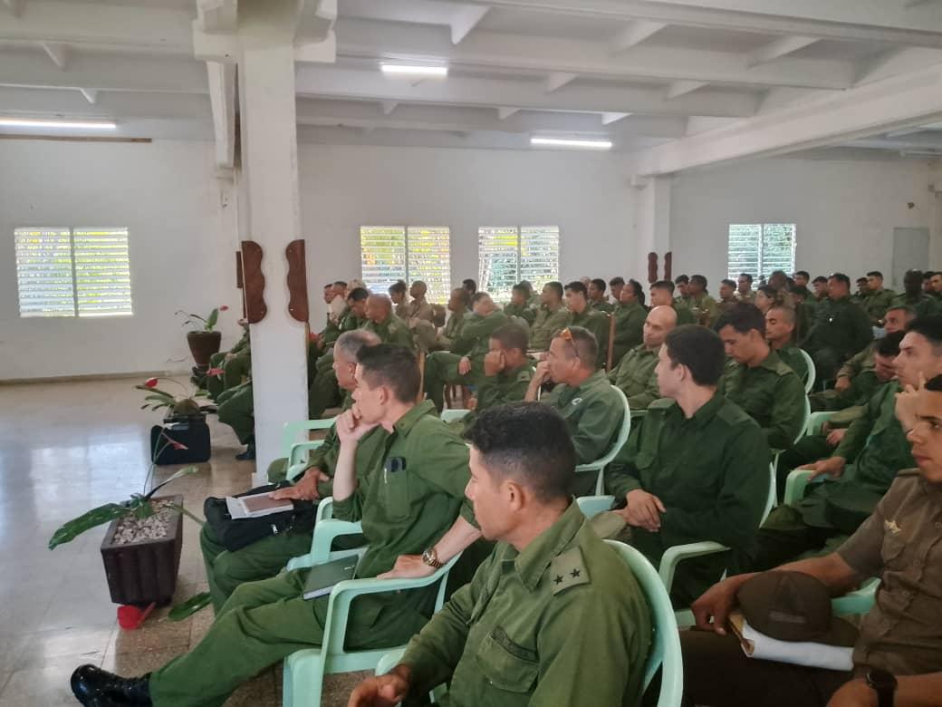 Región Militar Villa Clara (@rmvillaclara1) on Twitter photo Productivo intercambio sobre la ética y la combatividad de los miembros de las FAR en la defensa de la Revolución. Los valores representan el distintivo fundamental de los seres humanos. Por ellos luchamos
<a href="/MinfarC/">Minfar_Cuba</a>
<a href="/RMVillaClara1/">Región Militar Villa Clara</a> Productivo intercambio sobre la ética y la combatividad de los miembros de las FAR en la defensa de la Revolución. Los valores representan el distintivo fundamental de los seres humanos. Por ellos luchamos
<a href="/MinfarC/">Minfar_Cuba</a>
<a href="/RMVillaClara1/">Región Militar Villa Clara</a>