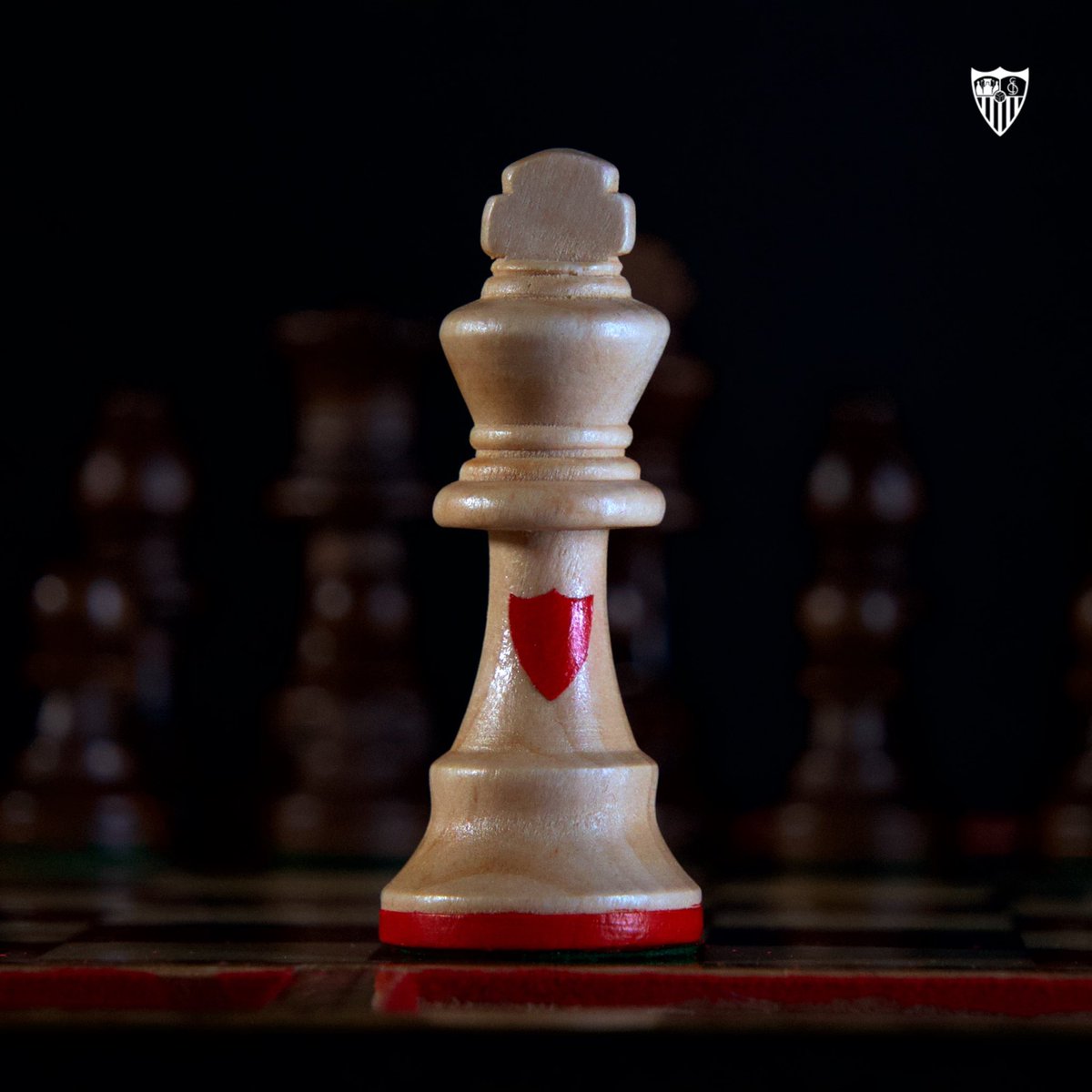 SevillaFC's tweet photo. ♔ https://t.co/lkLGxexDfd