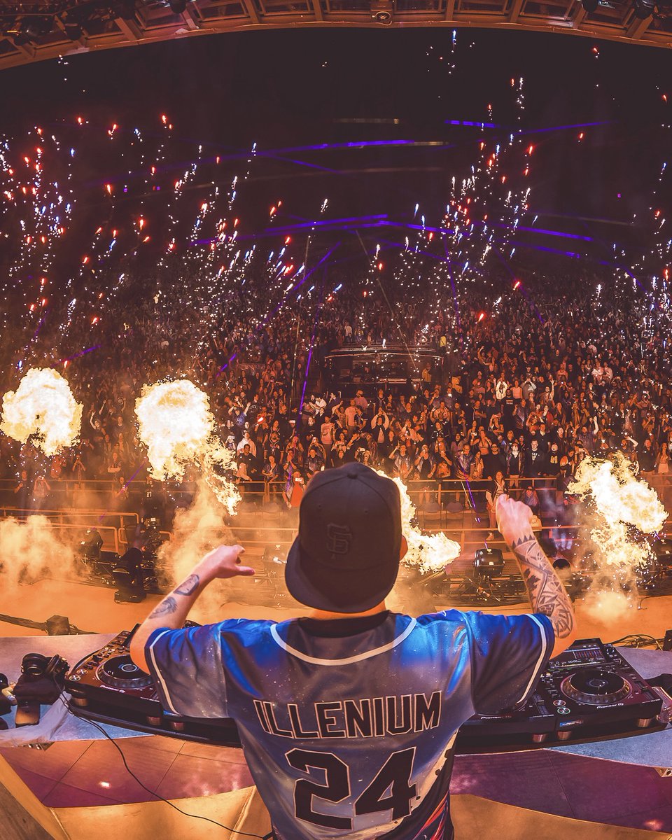 ILLENIUM's tweet image. Red Rocks let’s go! 🐦🔥 Sign up for presale access here: laylo.com/illeniumredroc…