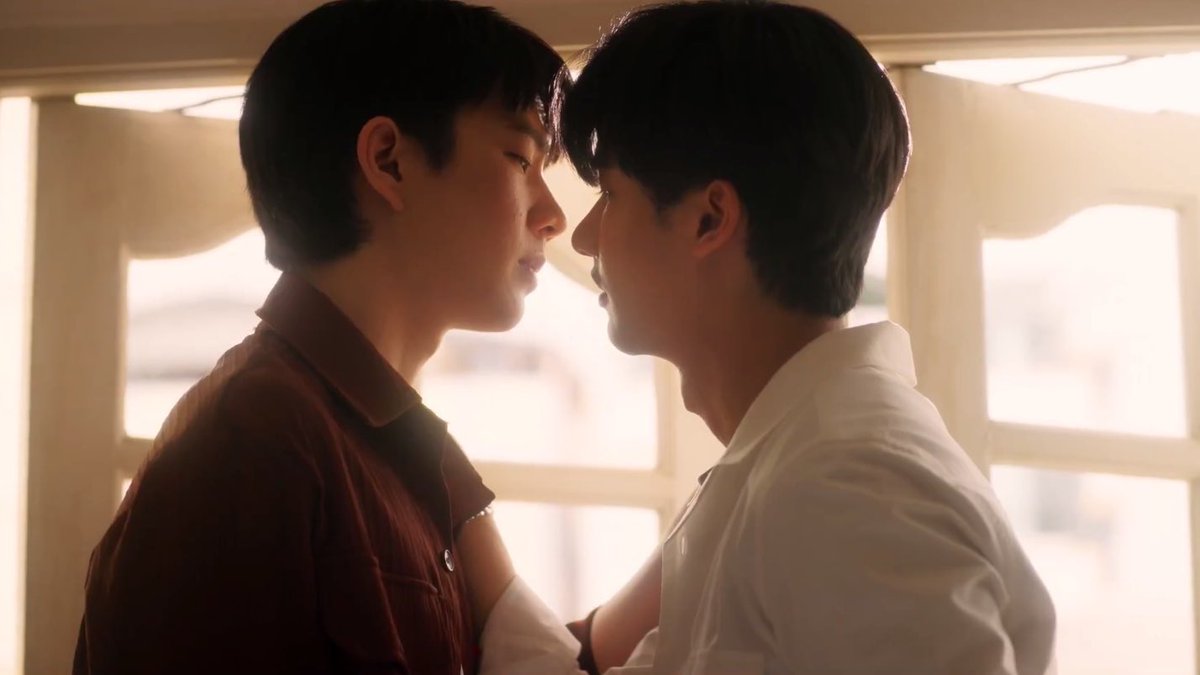 namtansgf's tweet photo. Maybe it's time to ask, this is offtay or tayoff? will you guys still be angry if we ask about this AHAHHAHAHA
#BreakUpServiceSeriesEP11
#tayoff #offtay @Tawan_V @off_tumcial https://t.co/kwBeuUys05