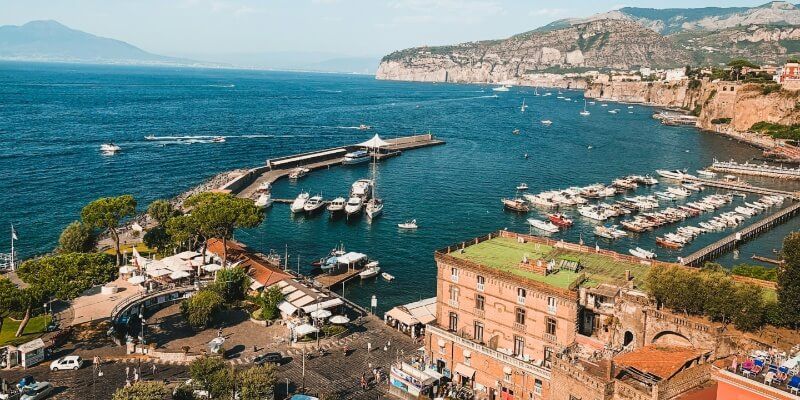 Guide To Visiting Sorrento, Italy In 3 Memorable Days 
Read here: buff.ly/40mYiEN

#travel #Sorrento #Italy #Europe