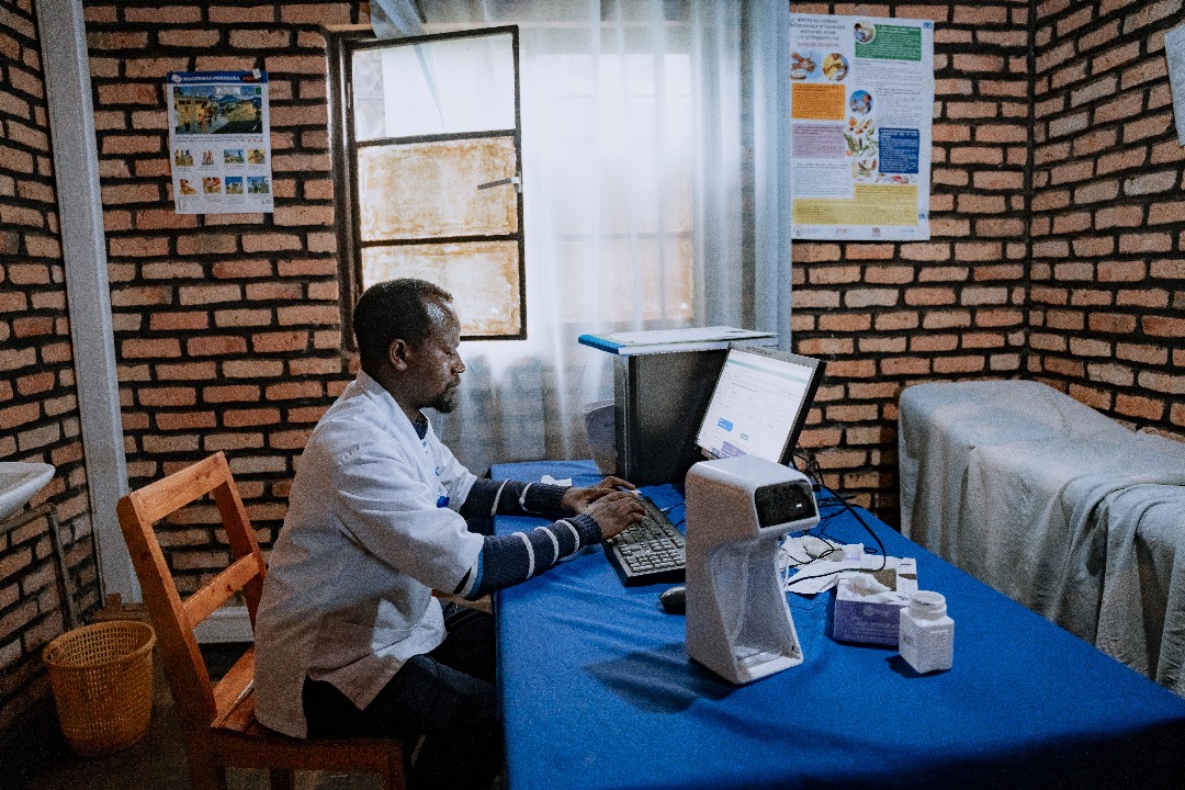 Solar power empowers rural health posts to provide consistent, high-quality services. It’s a critical step towards health equity in Rwanda. Many thanks to <a href="/UNDP_Rwanda/">UNDP Rwanda</a> and <a href="/RwandaGov/">Government of Rwanda</a> for leading this effort.
 #ShineTogether #LightUpRwanda