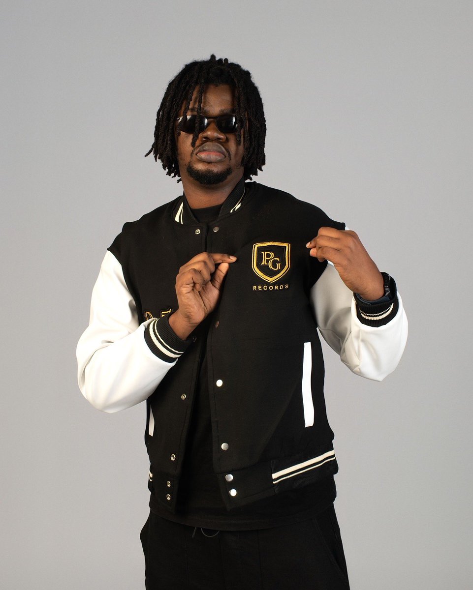 pgrecordent's tweet photo. Meet our In-House Producer @AudioMonkeyNg
The creative force behind the sound, from raw ideas to polished records, He definitely is shaping the heartbeat of PG Records
#meettheteam #pgrecords https://t.co/ZnrVOu9ZI4
