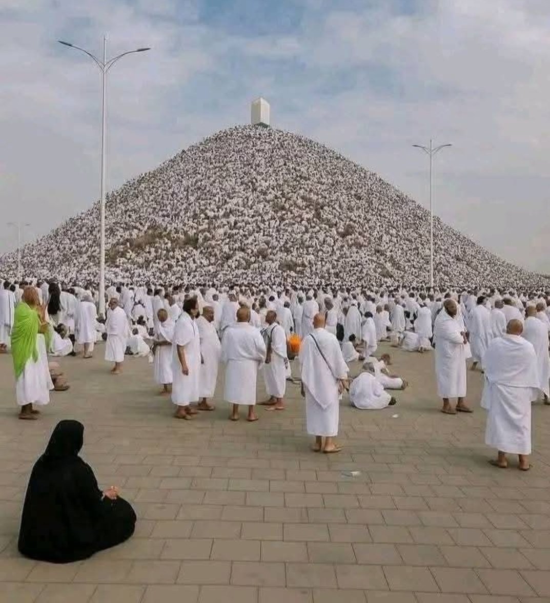 سُبْحَانَ اللهِ وَبِحَمْدِهِ سُبْحَانَ اللهِ الْعَظيِم.🕋♥️
