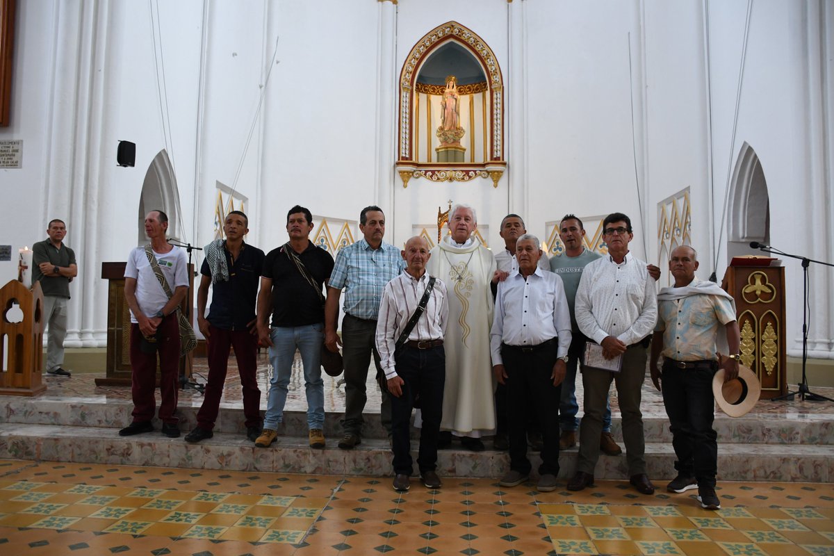 #Suroeste | 👏🥳El juez acaba de decretar que los once de Jericó no tendrán medida de aseguramiento domiciliario: deberán presentarse al juzgado cuando sean requeridos, no podrán salir del país y se comprometen a mantener buenas relaciones con sus vecinos #EstoyConlos11deJericó