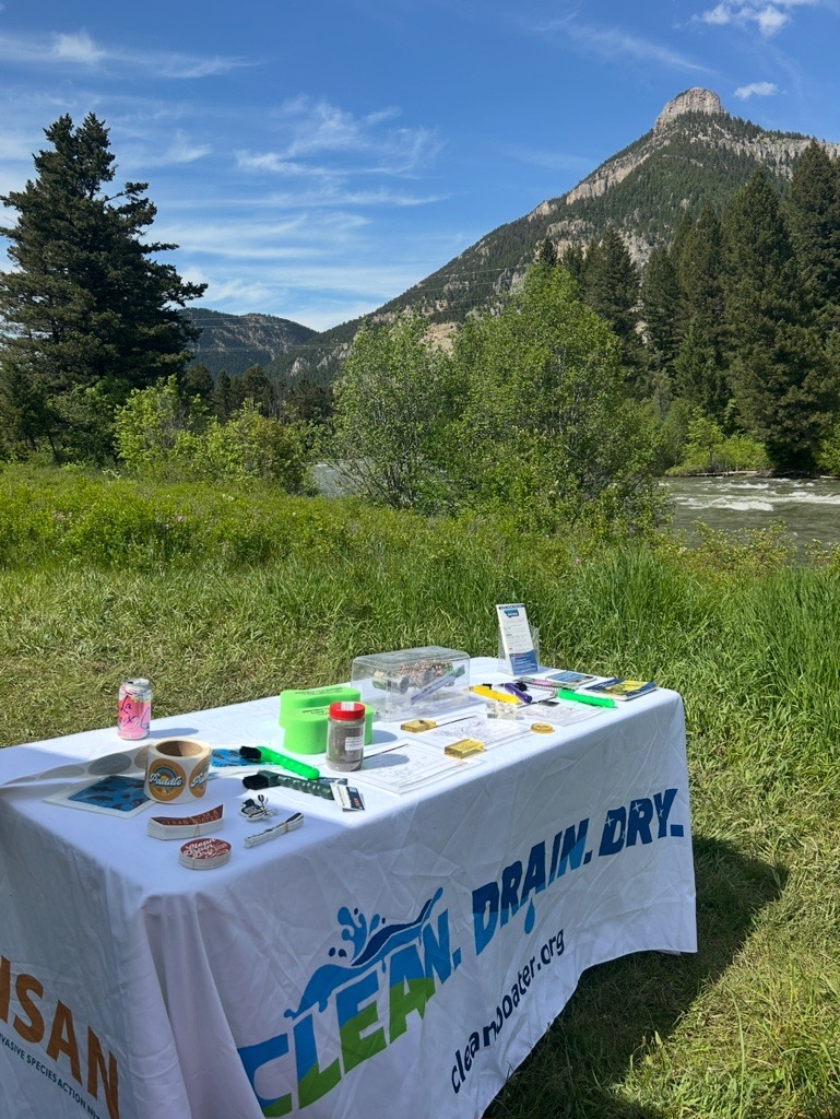Stop_AIS's tweet image. Over the last few weeks, we had the chance to join Grow Wild and Gallatin River Task Force for some #CleanDrainDry outreach on the #GallatinRiver💦
Did you miss us? We'll also be at the Gallatin #Whitewater Festival on Saturday, June 28. Come say hi and grab some free goodies!