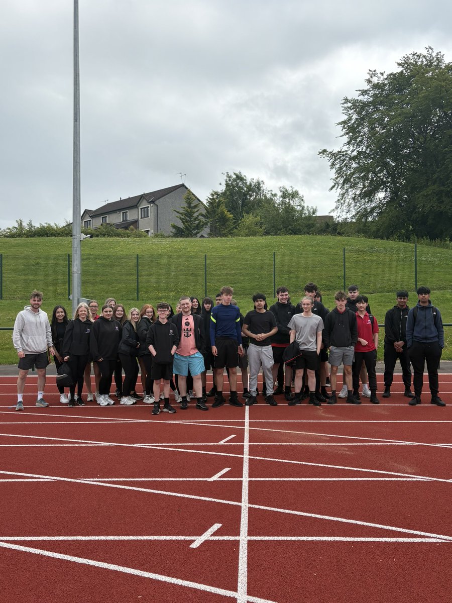 MCHSPhysEd's tweet photo. Great turnout for our P7 transition day🏅

Thank you to some of our Sports Development classes for helping run each station, we couldn’t have done it without you👏🏼

Thanks to Brandon for organising @ActiveSchoolsER 

#MearnsCastlePE https://t.co/5b393pACFn