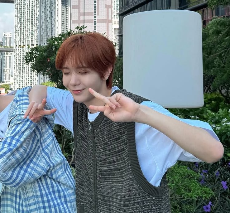 나 … 이남자가 너무 보고 싶네 . …