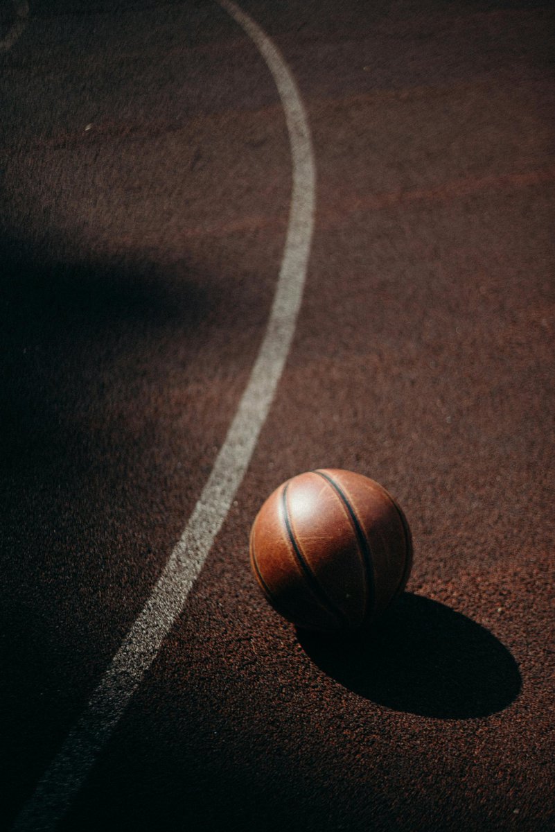 Javier_Cuencafl's tweet photo. When the pressure’s on, #JavierCuenca delivers. Clutch plays, big moments, bigger future. #BasketballPlayer #Hoops #BasketballPlayer #RisingStar #Athlete #GameChanger #CourtKing #Sports https://t.co/wpKnHKWZwj