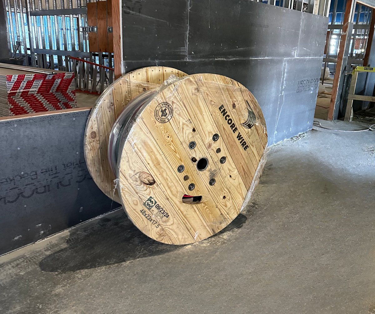 Encore Wire's products are hard at work on a school construction jobsite in Dallas! 📍

Encore Wire understands the tight deadlines and can help your school or stadium project stay on schedule with industry-leading delivery times. 

encorewire.com/industries/sch…