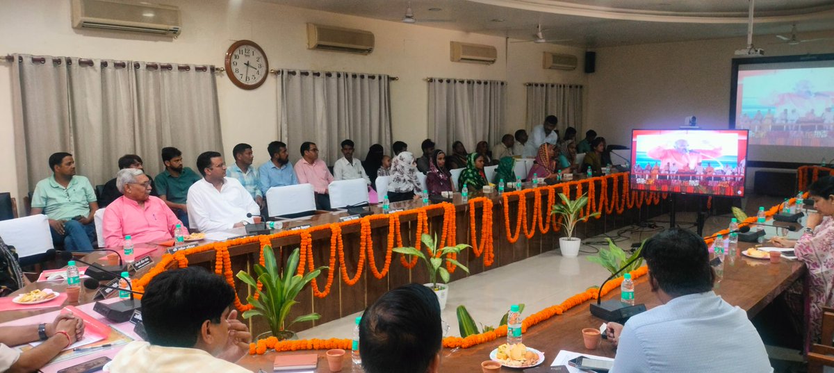 16/06/2025 को शक्ति केन्द्र मुड़िया अहमद नगर व शक्ति केन्द्र रिठौरा प्रथम मंडल रिठौरा, विधानसभा भोजीपुरा में भाजपा विकसित भारत संकल्प सभा में व कलेक्ट्रेट सभागार बरेली में मा. मुख्यमंत्री कृषक दुर्घटना कल्याण योजना के लाभार्थियों को धनराशि वितरण कार्यक्रम में।