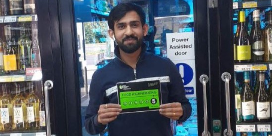 CharnwoodBC's tweet photo. ⭐⭐⭐⭐⭐ Congratulations to 4️⃣ more businesses to have achieved a 5️⃣ rating in the Charnwood Food &amp; Safety Team Food Hygiene Ratings Scheme.

👏👏👏👏 Well done to Dash Brews in Loughborough, Oomee in Birstall, Rothley C of E Academy, and Thurmaston Convenience Store. https://t.co/3rsnWv8Clu
