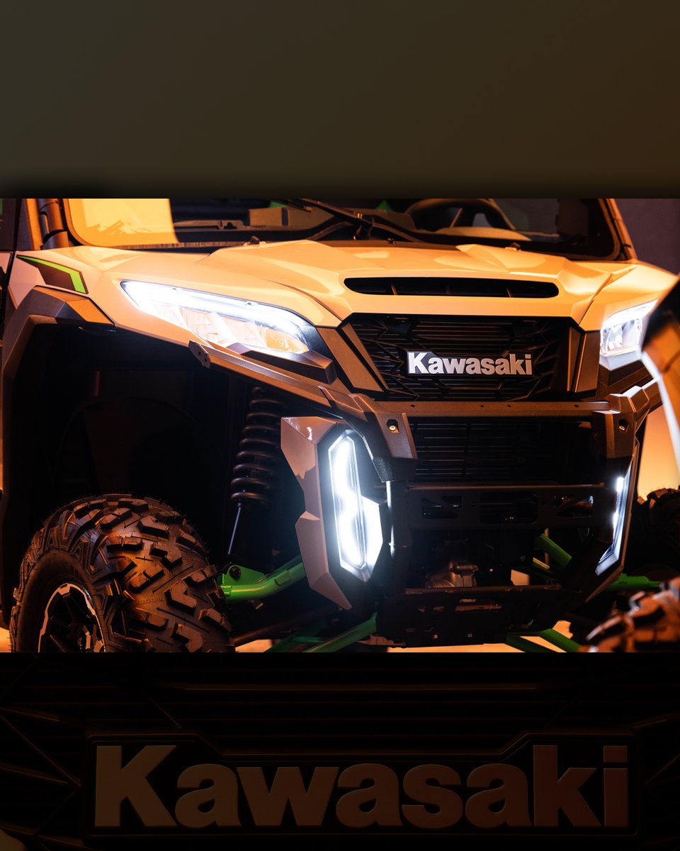 KawasakiUSA's tweet photo. When off-road prowess meets luxury. π€ What feature are you most keen about on the #RIDGE XR?
πͺ 4-cylinder engine
π₯ Full cab with HVAC
π Automotive fit and finish
π Premium interior
#PeakPremiumPerformance #GoodTimes #Kawasaki https://t.co/l49URczBvQ