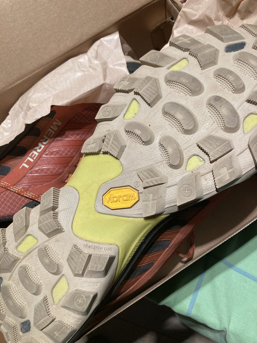 ros_pep's tweet photo. Em venc unes botes de trekking d’alta gama. Merrell, sola vibro, gore-tex, de bota baixa.
Merrell, en europeo, talla un num menys. Són un 43,5 (adeqüades per algú que faci un 42-42,5)
S’han fet servir només  uns 6km. Perfecte estat. Demano 80€ (valen 160€)

#trekking https://t.co/XZSuPoclTg