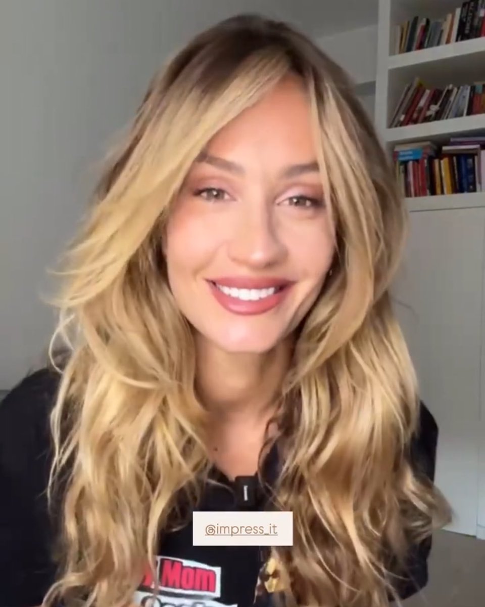Ma quanto è bella così biondissima 😍

#helevier