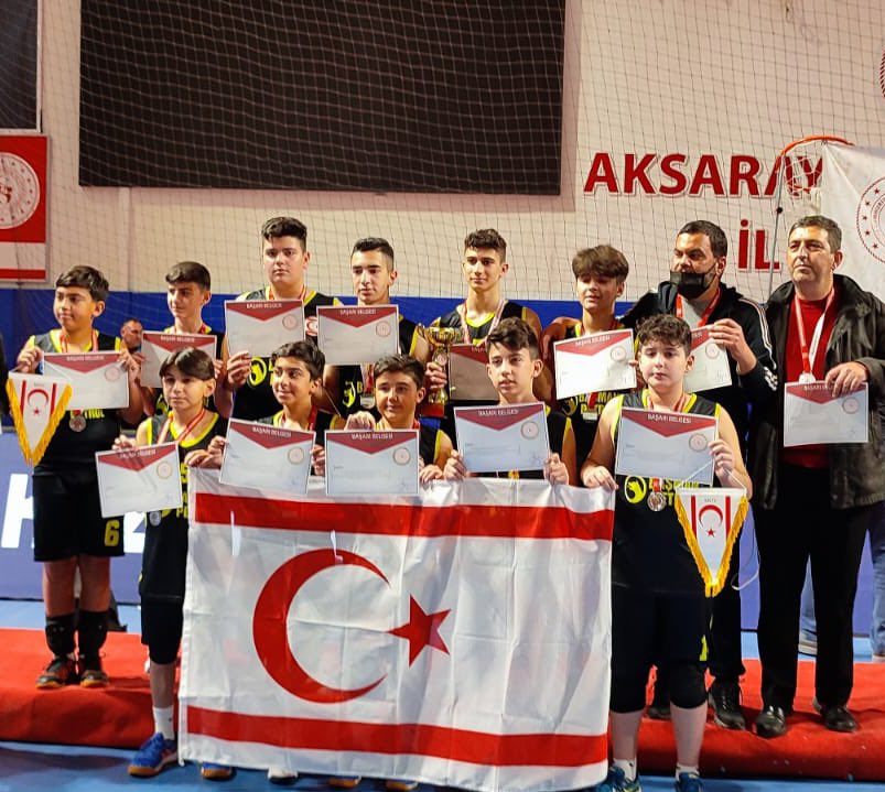 Sizsiz kalışımızın hesabını verecekler evlatlar
Sizi çok özledik 
#isiasortakdavamız 
#isiasolasıkast