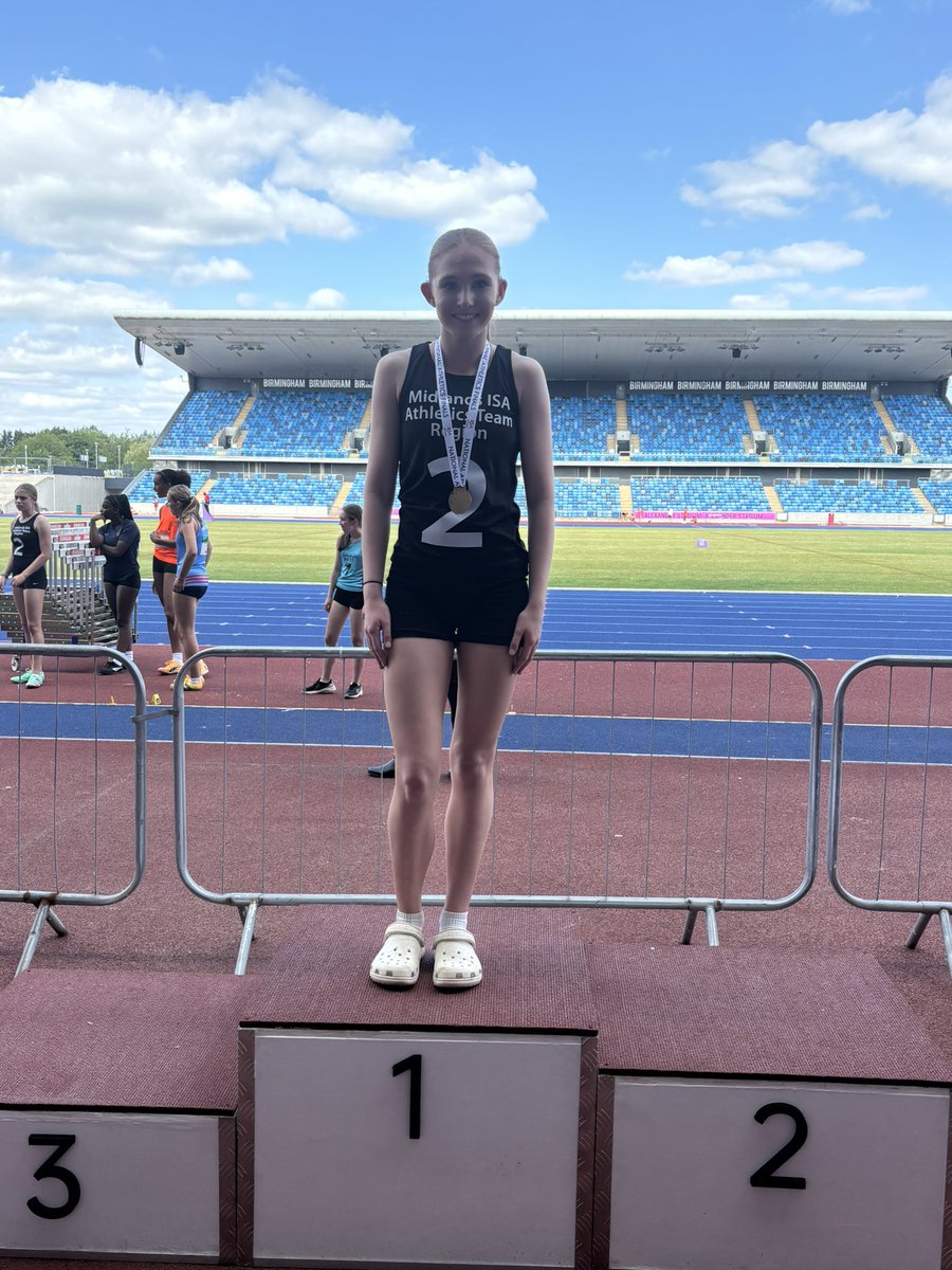 Huge congratulations to Annie for winning gold medal in the 800m today at National Finals - unbelievable run 👏🏼