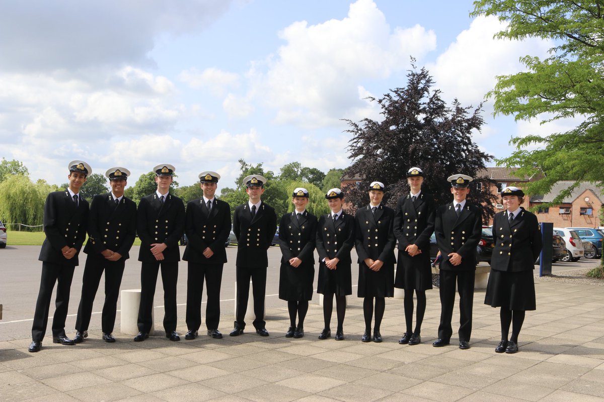 A huge thank you to the 60+ pupils and 30+ staff who looked after the veterans and families of the 1982 Falklands War yesterday at the Falkland Islands Memorial Service 2025💫 #PangCollFlagValues