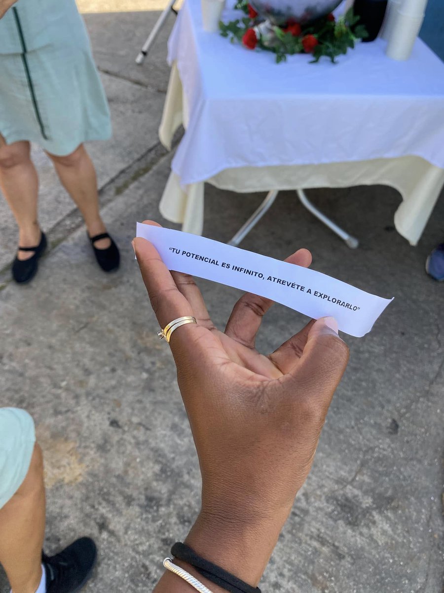 Alexis75389900's tweet photo. Cada lunes es una nueva oportunidad para crecer, aprender y disfrutar. Así recibió a sus trabajadores el Hotel Iberostar Playa Alameda   con mensajes motivacionales, cóctel de bienvenida y otros detalles para comenzar la semana con la mejor actitud.🥰
#NuestraGente #Cuba https://t.co/zS4cq61Zuv