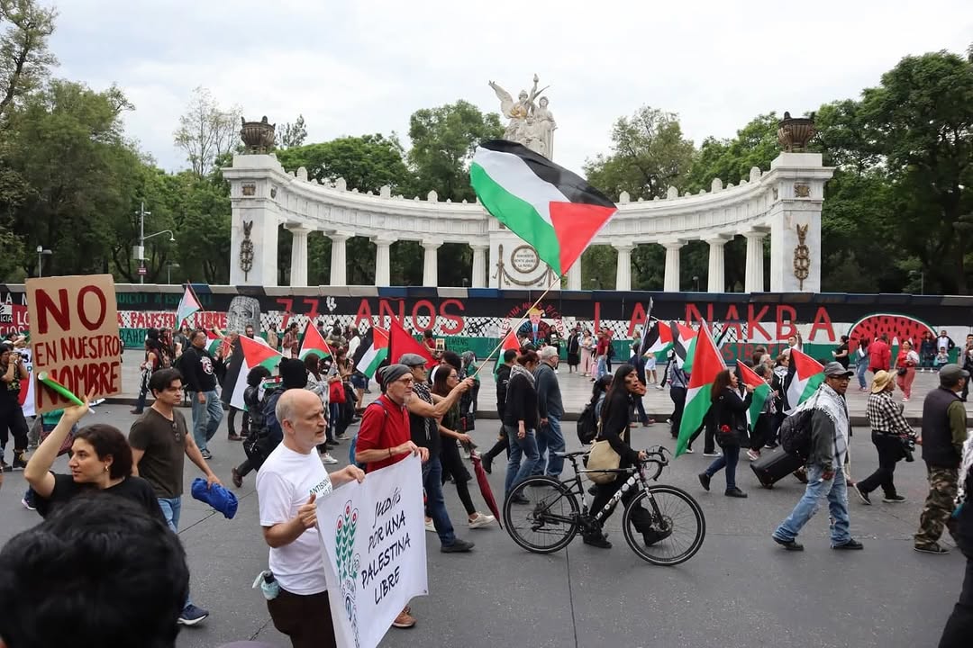 #15dejunio
Marcha multitudinaria en CDMX por #Palestina
¡Desde el Río hasta el Mar Palestina Vencerá!
¡A romper, a romper relación con Israel!
#GlobalMarchToGaza #MexicoConPalestina
#SancionesAIsraelYA
<a href="/revista_paz/">Revista El Derecho de Vivir en Paz 🍉🍉</a> 
<a href="/AbyaYalaSoberan/">Abya Yala Soberana</a> 
<a href="/comunisur1/">ComuniSur</a>