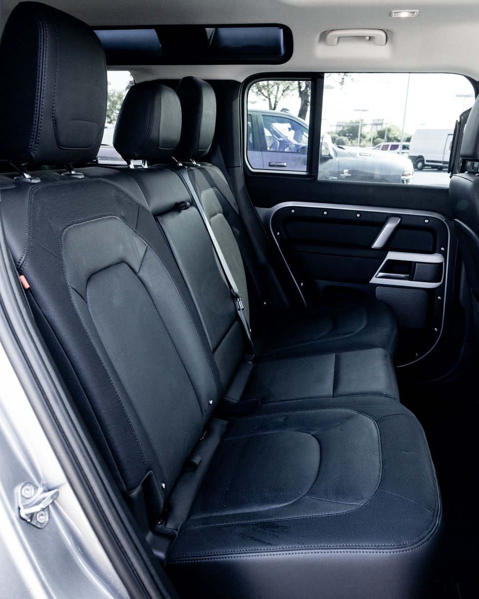 BillLukeCJDR's tweet photo. Adventure? 🚙💨 Delivered. ✅ This Pre-Owned 2024 Land Rover Defender is ready to roam—now at Bill Luke Phoenix! (Stock #CL68447) Visit us at https://t.co/73pFkao7Tc! #landrover #phoenix #drive https://t.co/JzKwrEGqnW