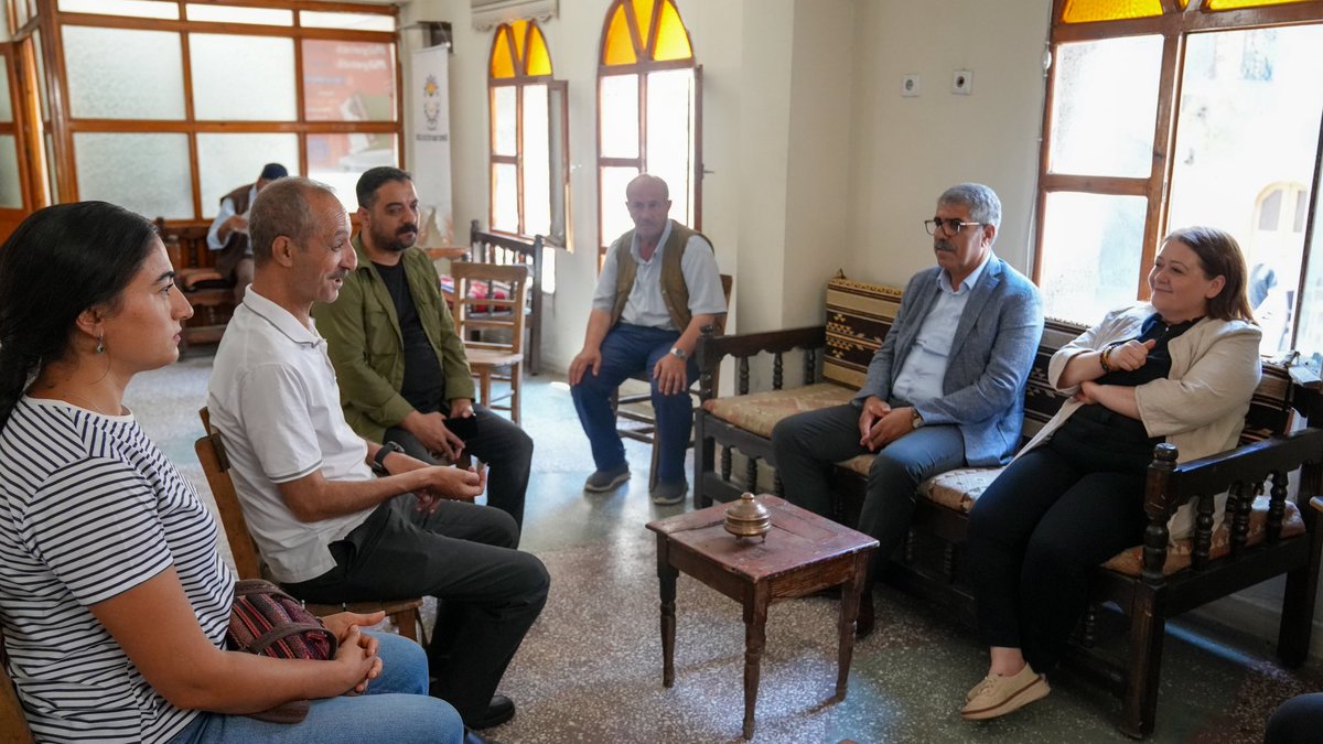 🔶Katılımcı Bütçe: Eş Başkanlarımız Kentin Bileşenleriyle Görüşmelere Devam Ediyor

Eş Başkanlarımız Leyla Ayaz ve Siraç Çelik’in,  “Katılımcı Bütçe Bağlar Modeli”, kapsamında ziyaretleri devam ediyor. Bu kapsamda; TMMOB İnşaat Mühendisleri Odası, Diyarbakır Kadın Akademisi