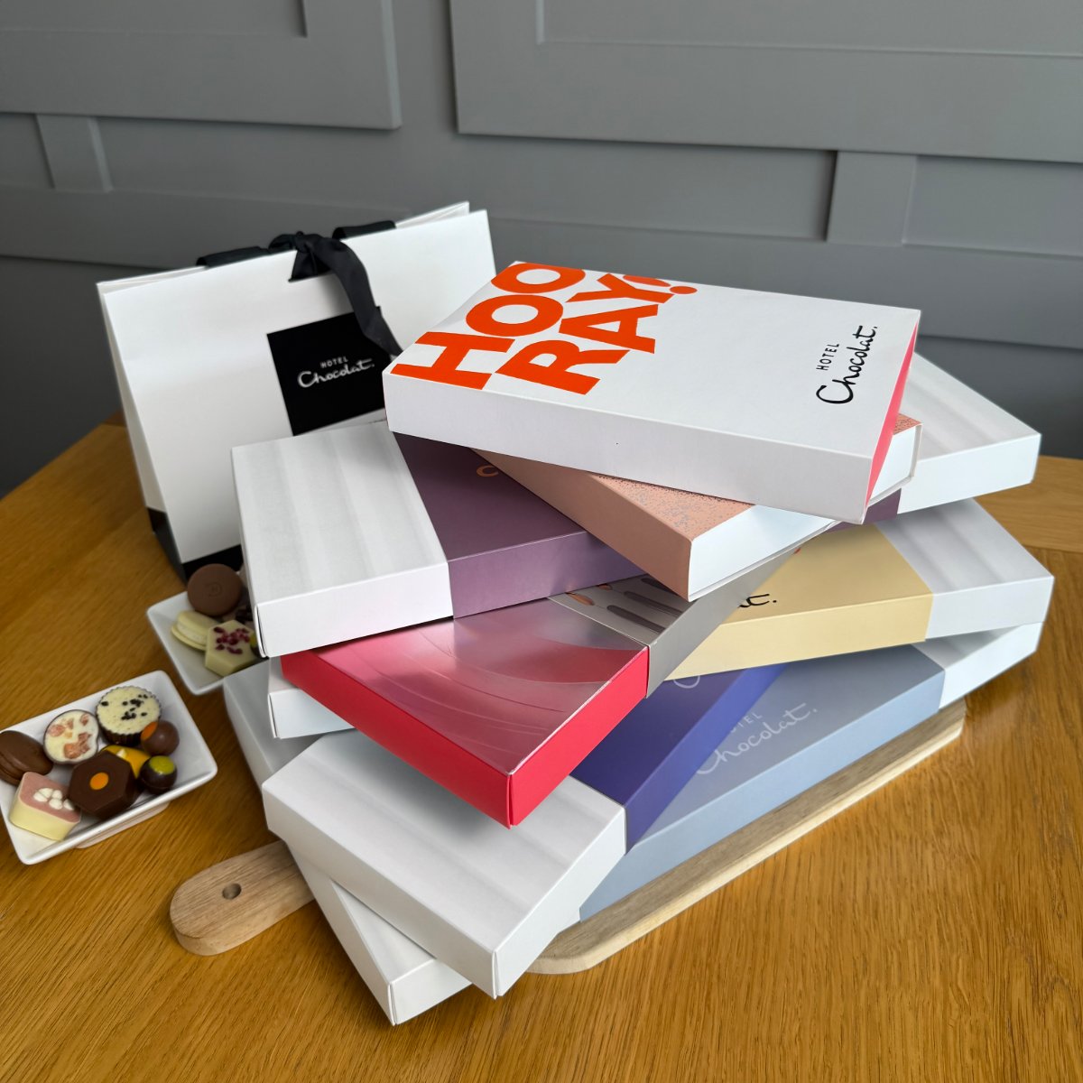 Weddings, anniversaries, or simply saying “Congratulations!”, nothing says it better than our Hboxes, Sleeksters and Sleekster Luxe paired with the perfect sleeve for the occasion. 🎁🍫

Which occasion are you celebrating next?