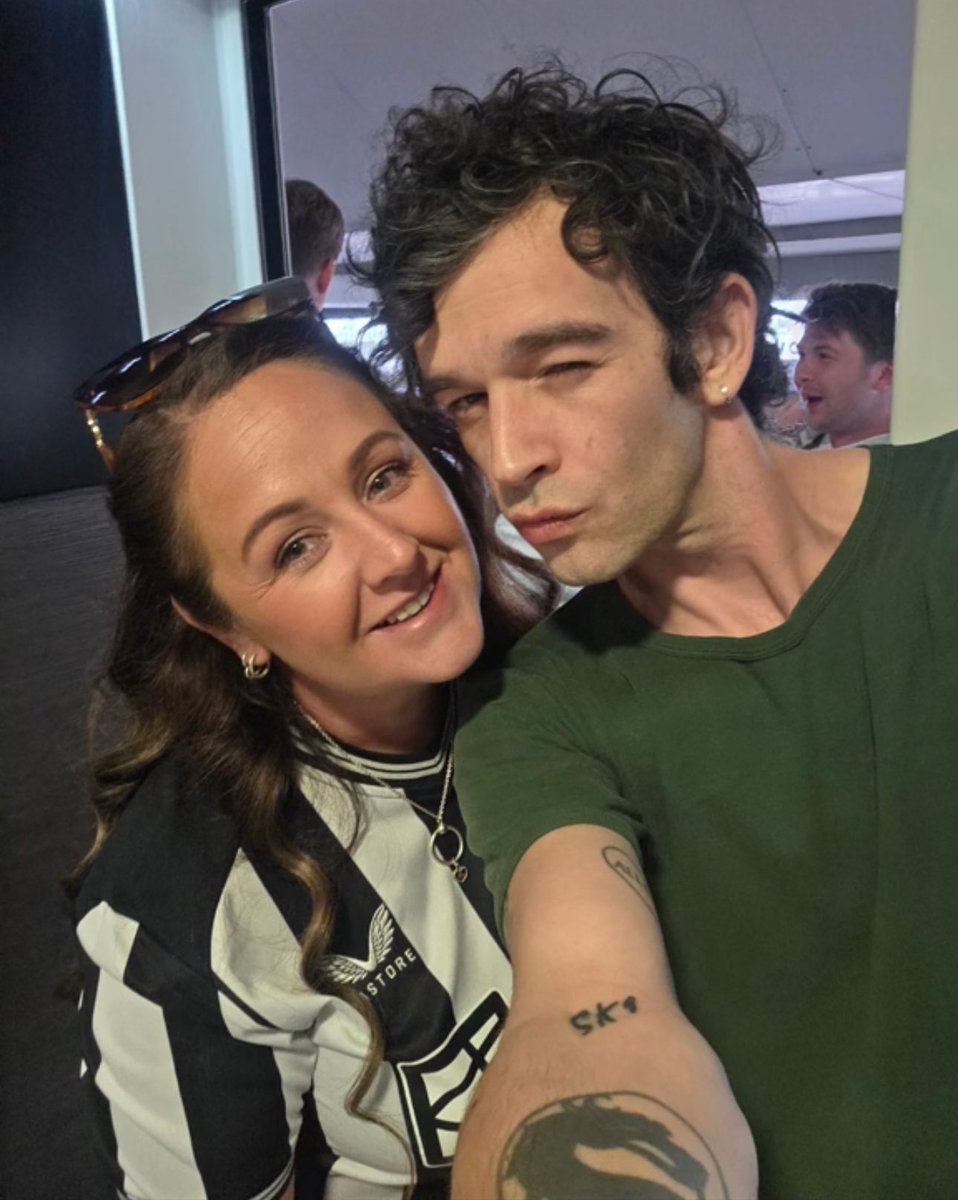 justroxybaby's tweet photo. Funny how the real smile comes back when the wrong people aren’t around 😍😍😍💖 

Haven’t seen him smile like this in a while. Safe, free, glowing. That’s the real Matty 🖤 https://t.co/FPzHQYWrnv