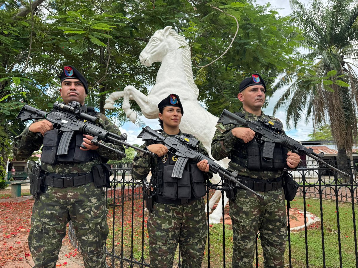 Octava División del Ejército Nacional (@ejercito_div8) on Twitter photo 🔊 El <a href="/GaulaMilitares/">GAULA MILITARES</a> #Arauca cuenta con capacidades diferenciales, inteligencia táctica y tecnología para combatir el secuestro y la extorsión. Su labor es clave frente a las amenazas de los Grupos Armados Organizados que delinquen en la región. 🇨🇴🤠
#Línea147 🔊 El <a href="/GaulaMilitares/">GAULA MILITARES</a> #Arauca cuenta con capacidades diferenciales, inteligencia táctica y tecnología para combatir el secuestro y la extorsión. Su labor es clave frente a las amenazas de los Grupos Armados Organizados que delinquen en la región. 🇨🇴🤠
#Línea147