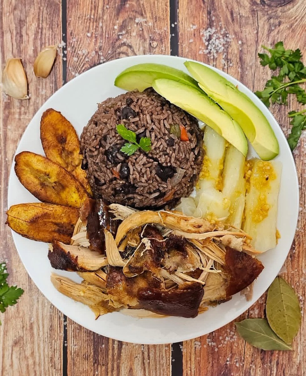 idceyes's tweet photo. Thank god I'm Cuban https://t.co/LbiaENonci