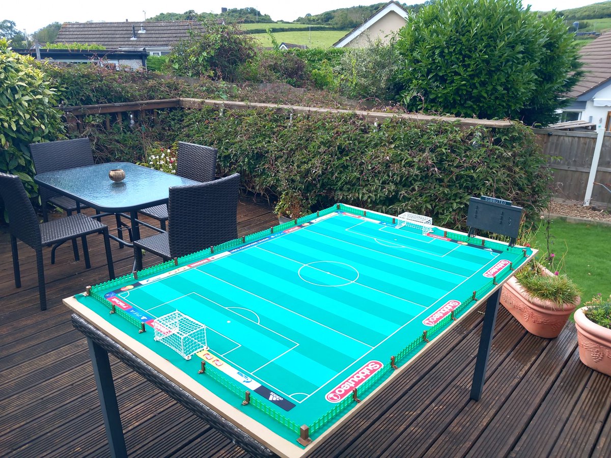 Great weather for #GardenSubbuteo 
#Subbuteo  😎