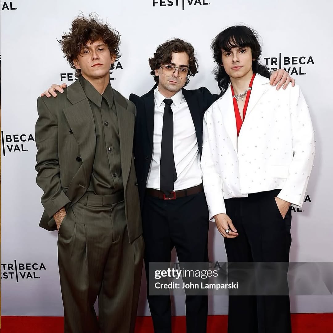 Send HOOK tweet media