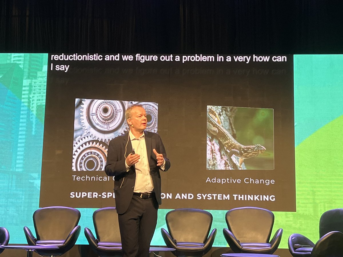 Bogi Eliasen sobre el futuro de la salud en #HTAi2025. Nos habla de la necesidad de cambio adaptativo y cambio de "mindset". #HTA