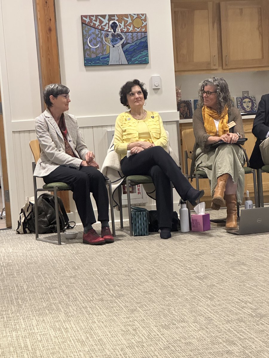 💚💛 When Osher Affiliates gathered recently to thank Patricia Prelock, PhD, for her work, Helene Langevin, MD, Dir. of the <a href="/NIH_NCCIH/">NIH NCCIH</a>, made a surprise appearance. “Patty...understood early on that...healthcare must move beyond disease treatment towards whole health.”💚💛