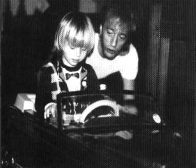 Happy Father’s Day, Dad ❤️
Robin Gibb, my father, my hero, my heartbeat behind the music 🎶

#FathersDay #RobinGibb #MyFatherMyHero #RJGibb #BeeGees #LegacyOfLove #AlwaysWithMe #BeeGeesForever #FathersDay2025 #RobinJohnGibb #BarryGibb #MauriceGibb