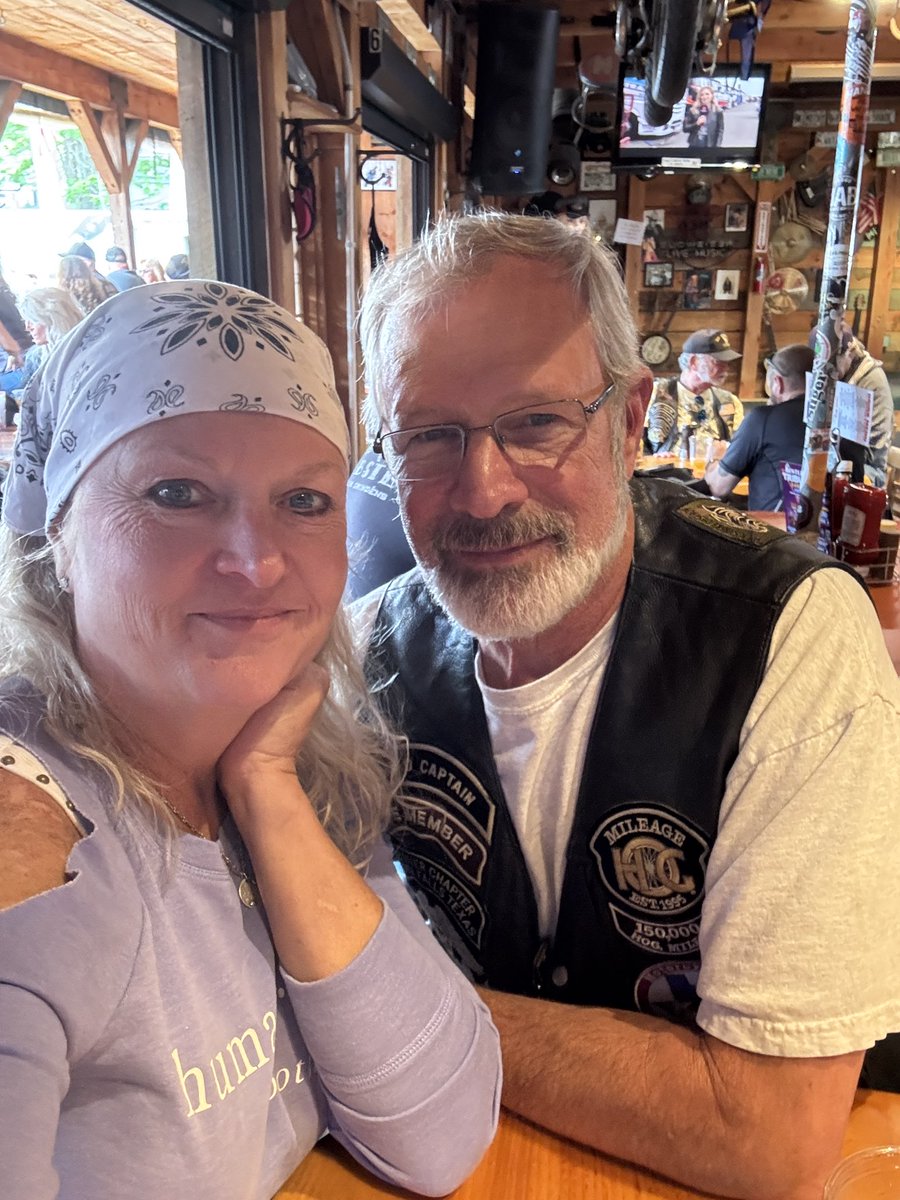 sky_mutt's tweet image. Bentley’s Saloon Arundel Maine