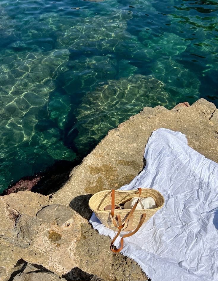 𝙡𝙮𝙣𝙣 tweet media