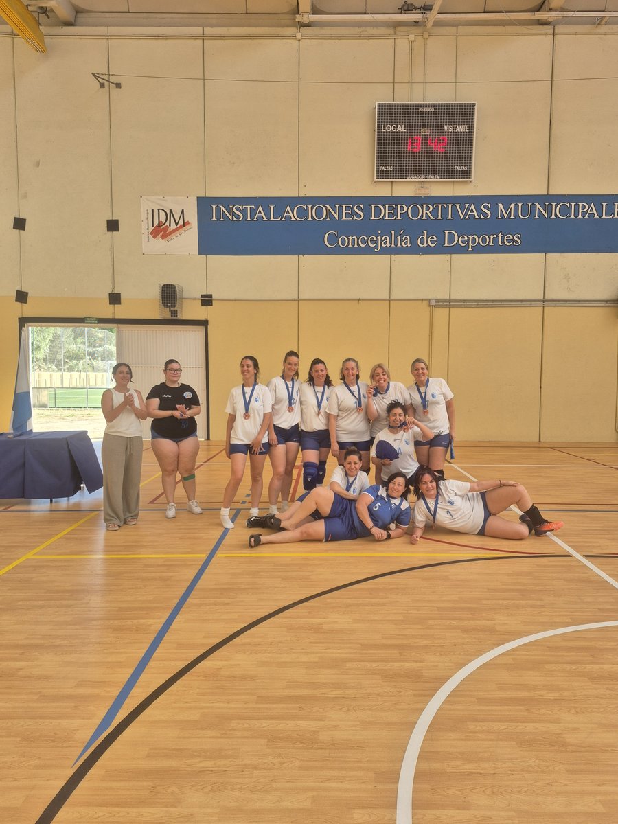 AytoVelilla's tweet photo. 🏐 El pasado domingo 8 de junio vivimos una jornada muy especial dedicada al voleibol. La Escuela Municipal de Voleibol organizó un torneo amistoso 🫶 invitando a varios equipos para celebrar el final de temporada.

¡Gracias a todas y todos❗ https://t.co/Kg6cwjwICt