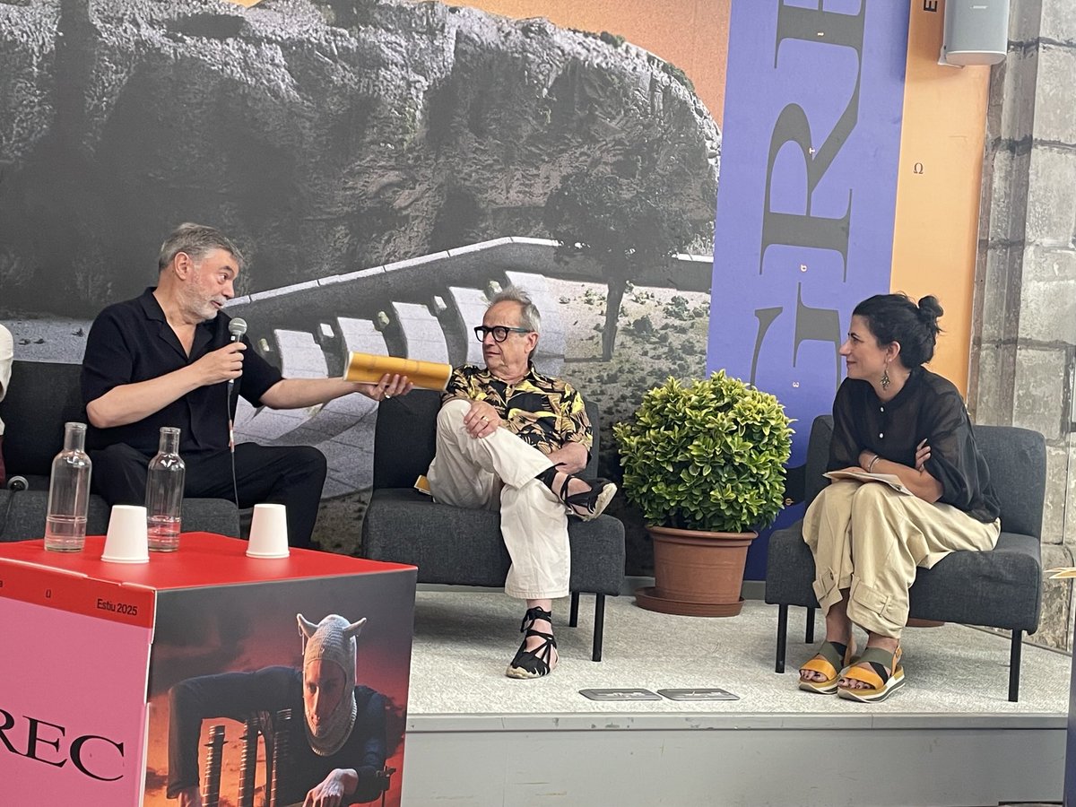 Maria Andreu 🎗🎗🎗 (@mandreu6) on Twitter photo Aquest matí hi ha hagut la roda de premsa del <a href="/grecfestivalbcn/">Grec Festival Bcn</a>. En <a href="/xalbertig/">xavier albertí</a> i l’#OriolGenís presenten #ComptoCadaPassaMevaSobreLaTerra de la #LluïsaCunillé
La podrem veure d’aquí un més a l’a <a href="/SalaAtrium/">Sala Atrium</a> Aquest matí hi ha hagut la roda de premsa del <a href="/grecfestivalbcn/">Grec Festival Bcn</a>. En <a href="/xalbertig/">xavier albertí</a> i l’#OriolGenís presenten #ComptoCadaPassaMevaSobreLaTerra de la #LluïsaCunillé
La podrem veure d’aquí un més a l’a <a href="/SalaAtrium/">Sala Atrium</a>