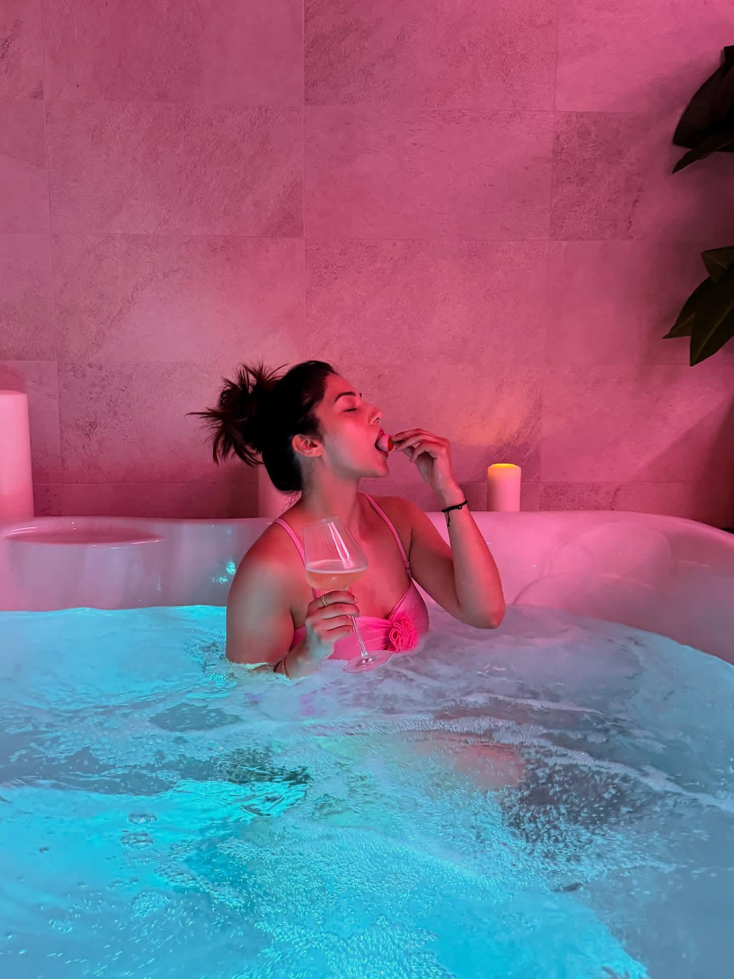 GtkAUIGbwAAflI9?format=jpg&name=large