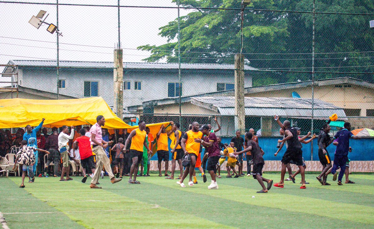 Home boy and last winner of the 2nd edition in surulere brought his fans to cheer him to victory